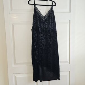 Cider Elegant Black Velvet Dress